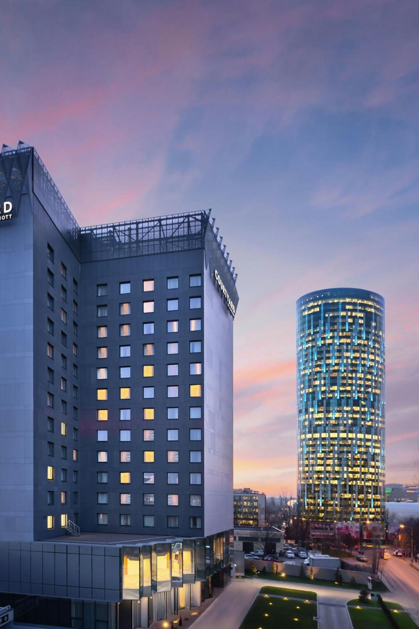 Courtyard By Marriott Bucharest Floreasca Ngoại thất bức ảnh