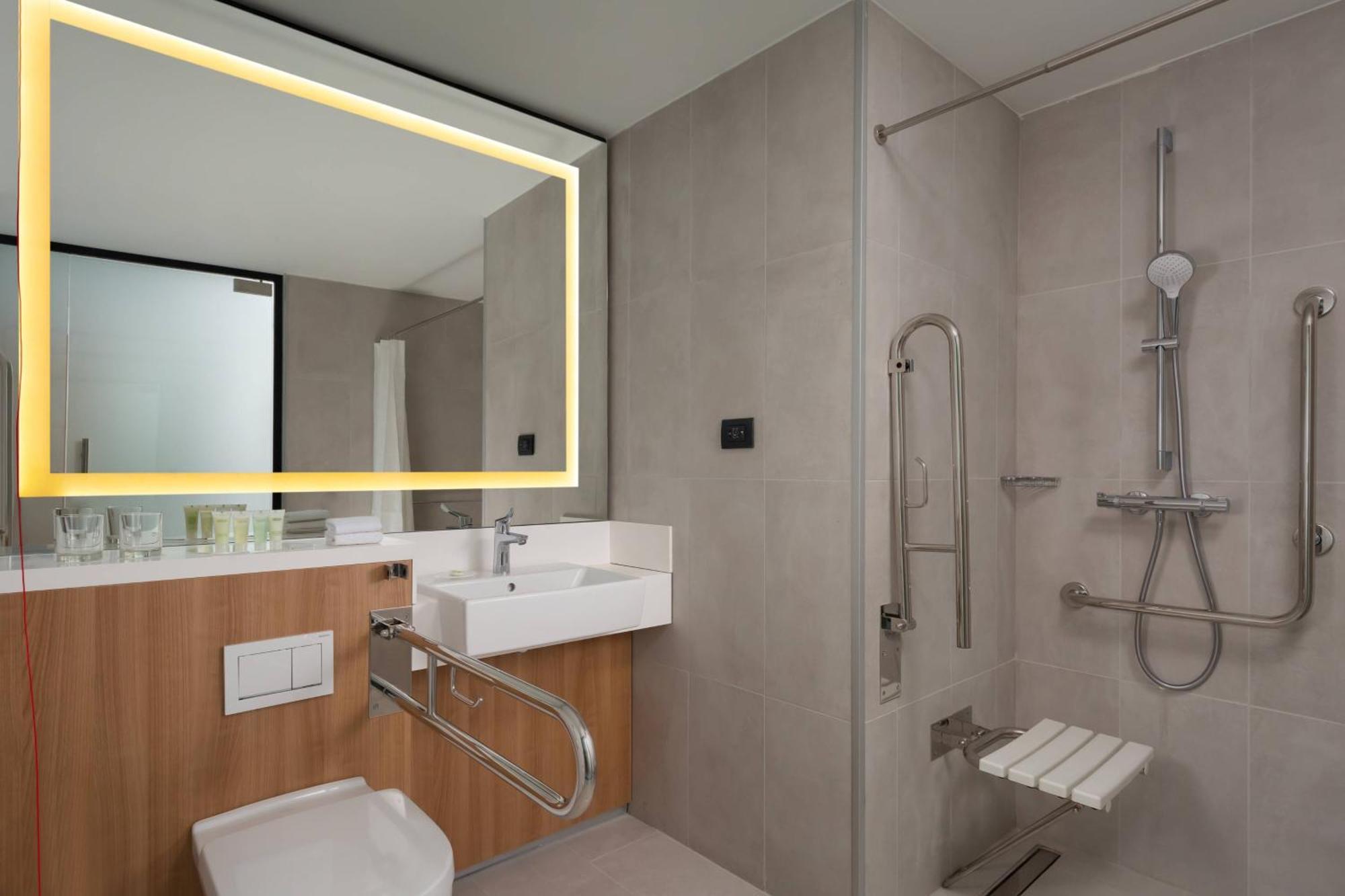 Courtyard By Marriott Bucharest Floreasca Ngoại thất bức ảnh